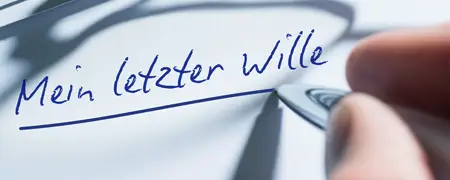 Ein Testament wird geschrieben
